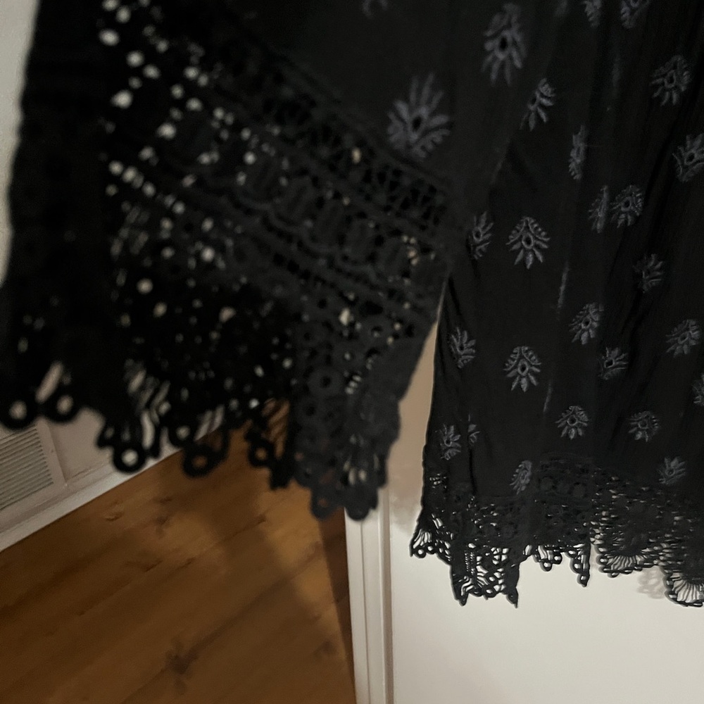 3X Daniel Rainn Black Crochet-Hem Embroidered Peasant Top - Picture 3 of 9